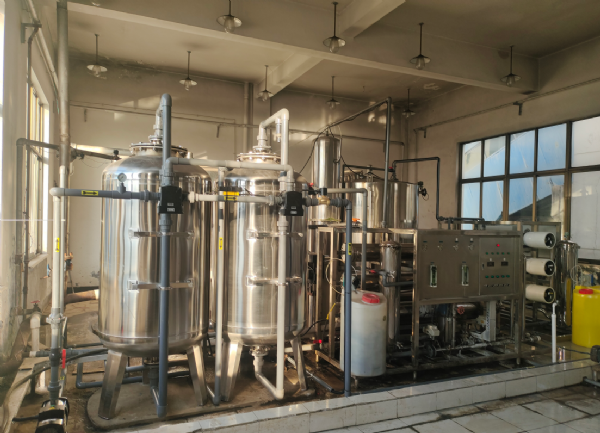 山東濟南環(huán)保公司6T單級反滲透設備安裝調試完場