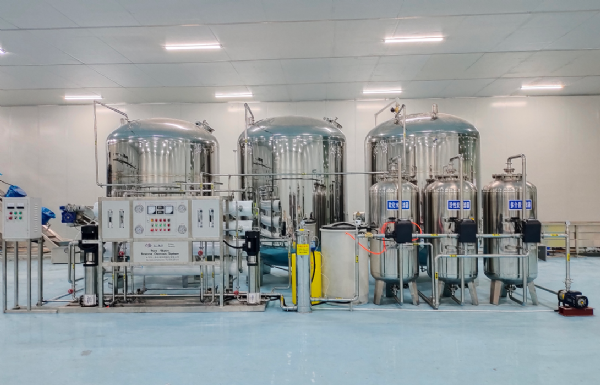 寧夏3T/H雙級反滲透+變頻供水設備安裝完成