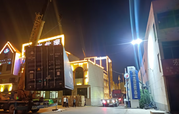 出口秘魯超純水+車用尿素設備集裝箱發貨